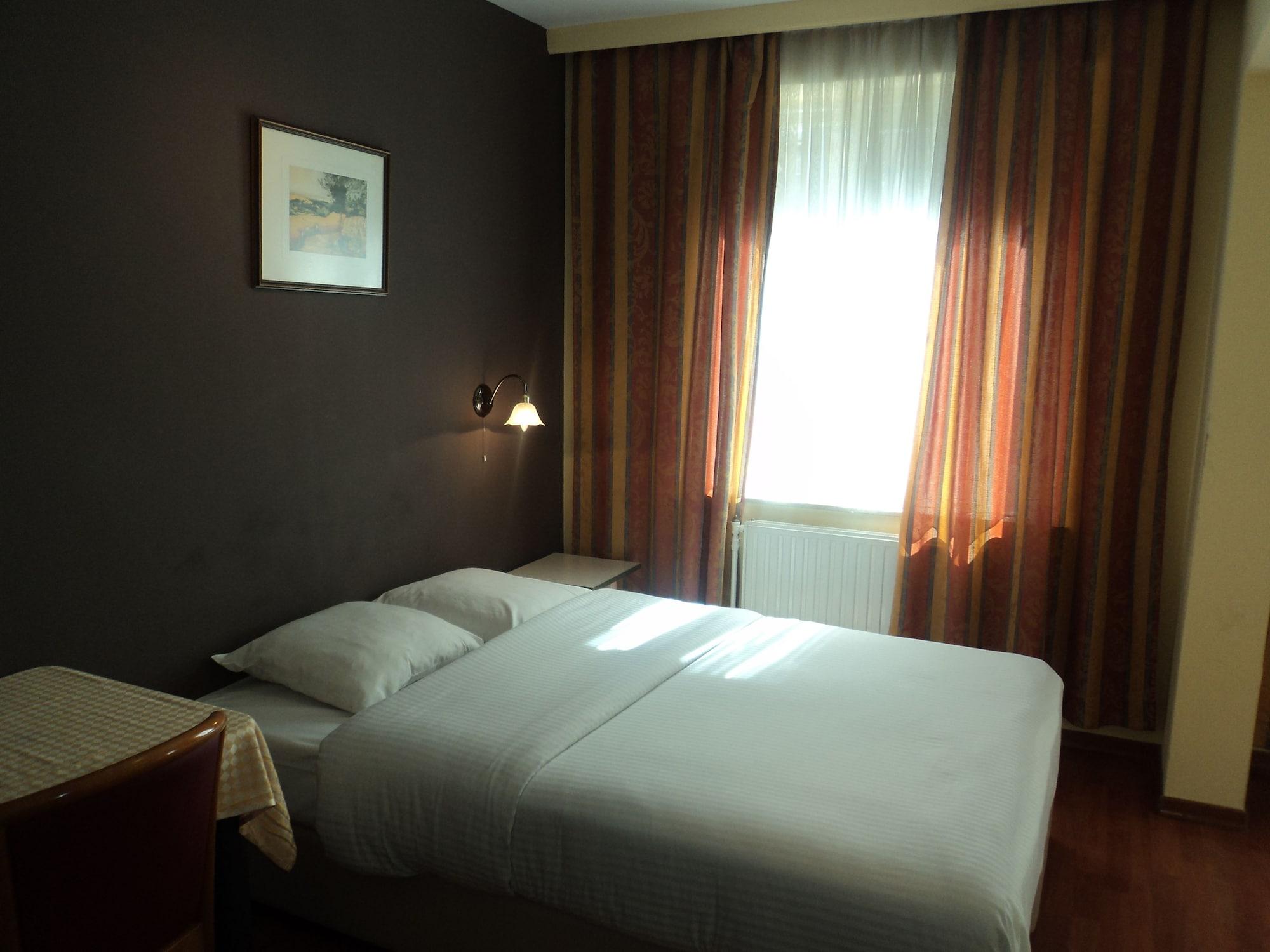 Saint-Josse-ten-Noode Albert Hotel מראה חיצוני תמונה